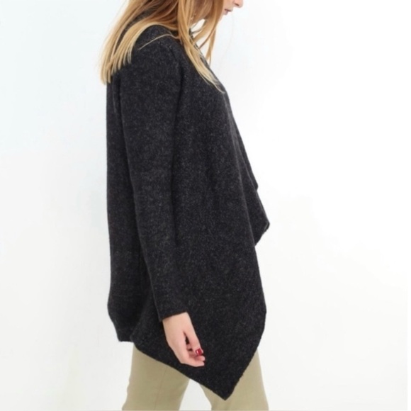 Zara Knit Open Drape Front Wool Blend
Cardigan Sweater Jacket size medium - Picture 3 of 9